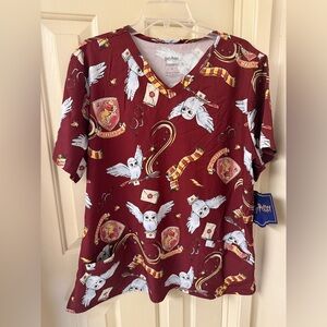 Harry Pottet Gryffindor Scrubs top - Womens size XL - NEW
